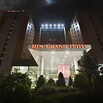 ホテル Rin Grand ブカレスト